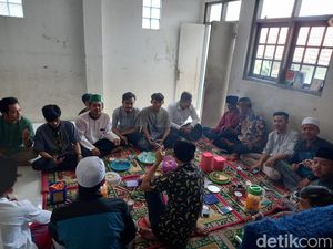 Apa Itu Santri Kalong? Ini Pengertian dan Fenomena Unik di Baliknya Apa Itu Santri Kalong? Ini Pengertian dan Fenomena Unik di Baliknya
