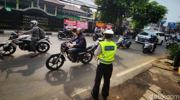 Jelang Sidang Sambo, Lalin di Depan PN Jaksel Ramai Lancar