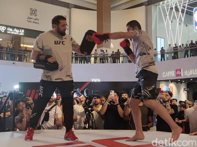 Jelang UFC 280, Oliveira-Makhachev Ikut Latihan Terbuka