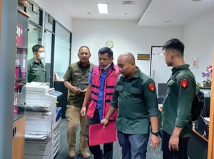 Kejati DKI Tahan Makelar Tanah Kasus Mafia Tanah Cipayung Kejati DKI Tahan Makelar Tanah Kasus Mafia Tanah Cipayung