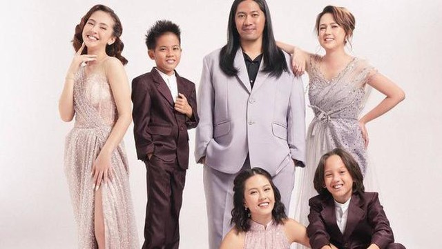 Update Informasi Selebriti InsertLive : Cerita Soal Keluarga, Adhisty Zara Ngaku Tak Terlalu Dekat & Susah Ngobrol dengan Ayah
