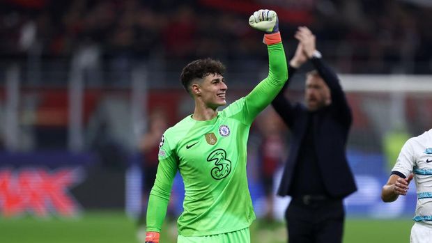 BRENTFORD, ENGLAND - OCTOBER 19: Kepa Arrizabalaga of Chelsea reacts during the Premier League match between Brentford FC and Chelsea FC at Brentford Community Stadium on October 19, 2022 in Brentford, England. (Photo by Justin Setterfield/Getty Images)