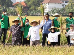 Kota Surabaya Raih Penghargaan Peduli Ketahanan Pangan Tahun 2022