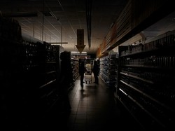 Tiang Listrik Patah Akibat Angin Kencang, Lampu di Sebagian Aceh Padam