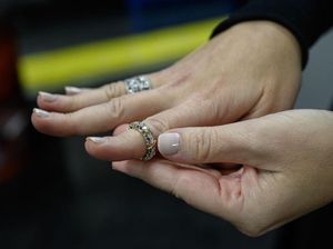 Istri Kepergok Pamer Hidup Mewah, Pejabat Ditjen Hubla Diperiksa Kemenhub!