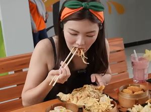 5 YouTuber Korea Ini Cicip Mie Gacoan Pertama Kali, Ini Reaksinya!