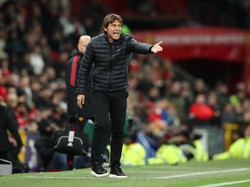 Lini bek Tottenham jadi sorotan karena mudah dibongkar oleh Manchester United. Harus segera beli bek-bek baru nggak di Januari nanti, Conte? (Getty Images)