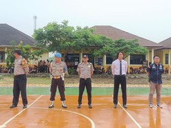 Polisi ke SMAN 1 Muaragembong Sosialisasikan Fungsi Satuan-satuan di Polri