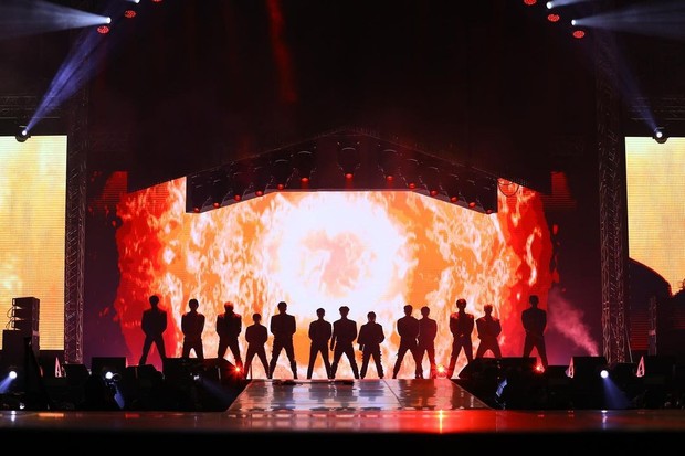 Potret SEVENTEEN di konser Be The Sun di Jakarta/ Foto: instagram.com/mecimapro Potret SEVENTEEN di konser Be The Sun di Jakarta