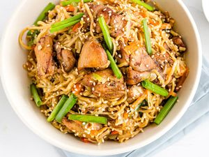 Resep Mie Goreng Ayam Wijen yang Gurih Mantap Buat Makan Siang Resep Mie Goreng Ayam Wijen yang Gurih Mantap Buat Makan Siang