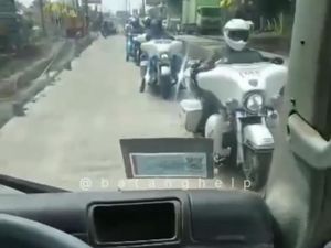 Viral Rombongan Moge Nekat Lawan Arus demi Hindari Macet di Batang Viral Rombongan Moge Nekat Lawan Arus demi Hindari Macet di Batang