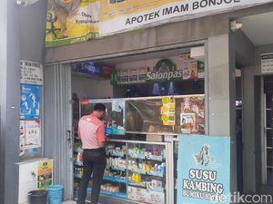 Sejumlah Apotek di Semarang Masih Jual Sirup Parasetamol, Ini Alasannya Sejumlah Apotek di Semarang Masih Jual Sirup Parasetamol, Ini Alasannya