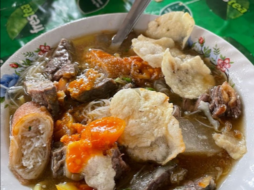 Gurih Hangat! 5 Soto Mie Enak Rp 20 Ribuan Ini Cocok Buat Makan Siang Gurih Hangat! 5 Soto Mie Enak Rp 20 Ribuan Ini Cocok Buat Makan Siang