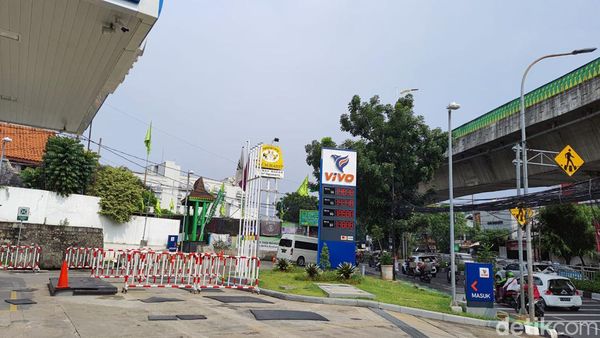 Jual BBM Baru Tandingan Pertalite, SPBU VIVO Diserbu!