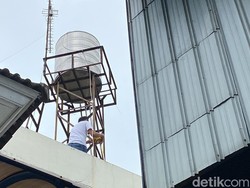 Geger Mayat Pria Ditemukan di Tangki Air Kolam Renang Bandung!