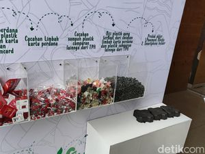Telkomsel Daur Ulang Sampah Plastik Kartu SIM Jadi Conblock