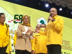Jejak Politik Wanda Hamidah: dari NasDem Kini Berseragam Golkar