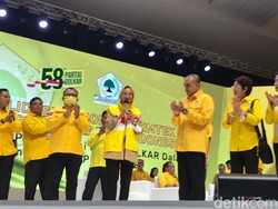 Wanda Hamidah Resmi Gabung Golkar