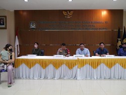 Ulah Pasutri Bule Acungkan Jari Tengah Gegara Ogah Bayar Denda