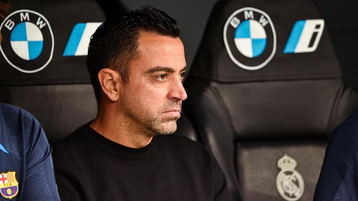 Xavi Hernandez during La Liga match between Real Madrid CF and FC Barcelona at Estadio Santiago Bernabeu on October 16, 2022 in Madrid, Spain. (Photo by Rubén de la Fuente Pérez/NurPhoto via Getty Images)