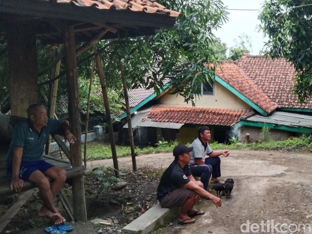 Cerita Warga yang Pilih Menetap di Kampung Mati Majalengka