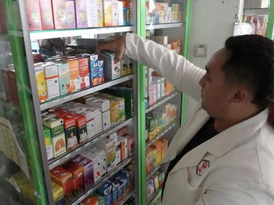 Apotek di Banyumas Tarik Obat Sirop Berbahaya