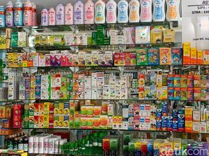 Obat Sirup Dilarang Sementara, Pegawai Apotek Curhat Omzet Melempem Obat Sirup Dilarang Sementara, Pegawai Apotek Curhat Omzet Melempem
