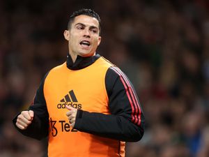 Dear Cristiano Ronaldo, Dengar Baik-baik Saran Gary Neville Ini