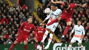 Foto: Tandukan Tiga Angka Darwin Nunez Vs West Ham