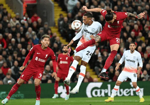 Foto: Tandukan Tiga Angka Darwin Nunez Vs West Ham