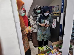 Ada Apotek di Gresik Masih Jual Obat Sirup Mengandung Etilin Glikol