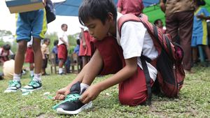 Donasi Seribu Sepatu untuk Anak Indonesia