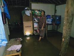Bengawan Solo Meluap di Kedungringin Wonogiri, Satu Keluarga Mengungsi