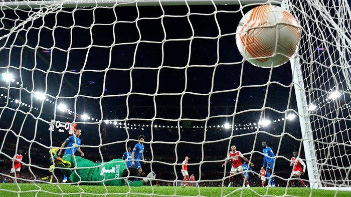 Soccer Football - Europa League - Group A - Arsenal v PSV Eindhoven - Emirates Stadium, London, Britain - October 20, 2022 Arsenal's Granit Xhaka scores their first goal past PSV Eindhoven's Walter Benitez REUTERS/Dylan Martinez