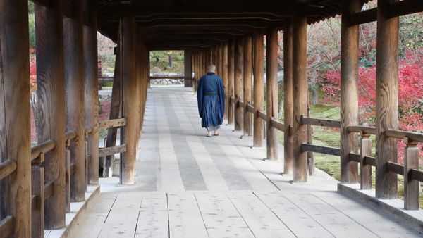 Rupa Kuil Cantik Jepang dengan Toilet Berumur 700 Tahun