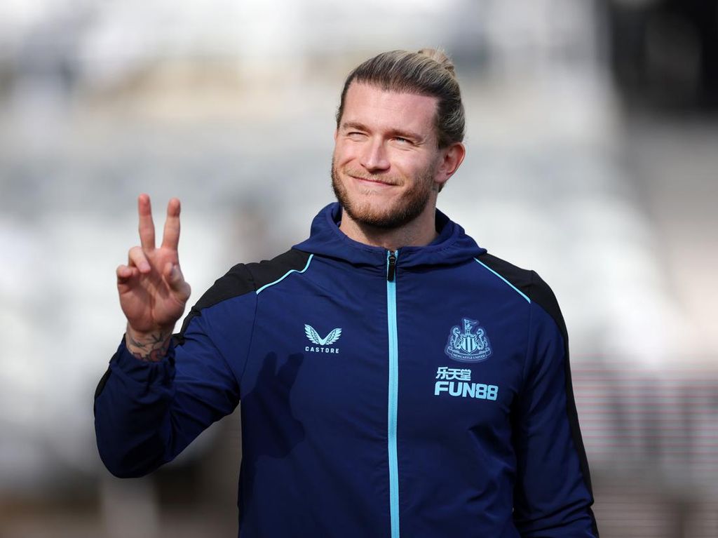 Karius Pacari Jurnalis Seksi yang Pernah Bikin McKennie Ternganga? Karius Pacari Jurnalis Seksi yang Pernah Bikin McKennie Ternganga?