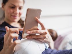 Indonesia Masuk 10 Besar Negara Paling Kecanduan HP di Dunia