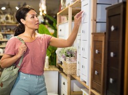 Awas Zonk Kayak Aura Kasih, Pilih Furnitur dari Bahan Plywood Yuk!