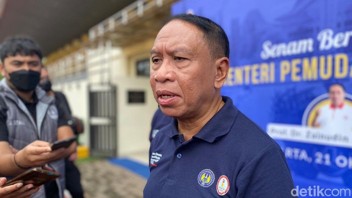 Menpora Zainudin Amali di kompleks kampus UNY, Kabupaten Sleman, Jumat (21/10/2022).