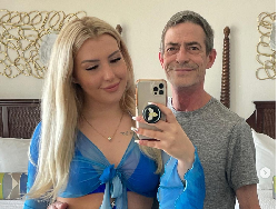 Viral Wanita 22 Tahun Dipacari Pria Usia 54, Penampakannya Bak Kakek dan Cucu