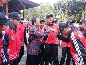 Atlet Pelajar Bali Berangkat ke Kalsel, Koster Ingatkan Pola Makan