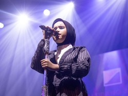 Penyanyi Indonesia Putri Ariani Bikin Simon Cowell Terpukau di Americas Got Talent