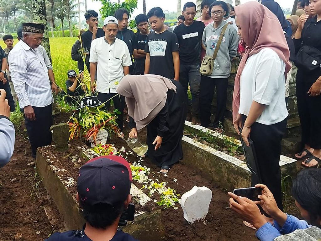 Akhir Perjuangan Reyvano Korban ke-134 Tragedi Kanjuruhan