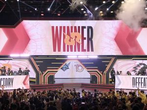 RRQ Hoshi Tumbangkan Onic Esports, Lolos ke Grand Final MPL ID S10 RRQ Hoshi Tumbangkan Onic Esports, Lolos ke Grand Final MPL ID S10