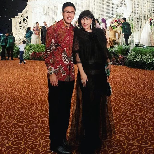 Sangun Ragahdo dan Yayuk Suseno Sangun Ragahdo dan Yayuk Suseno