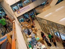 Pedagang Pasar Pramuka Merana di Tengah Larangan Jual Obat Sirup