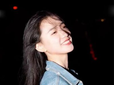 6 Potret Dosen Cantik yang Bikin Universitas Tempat Kerjanya Sampai Dikritik