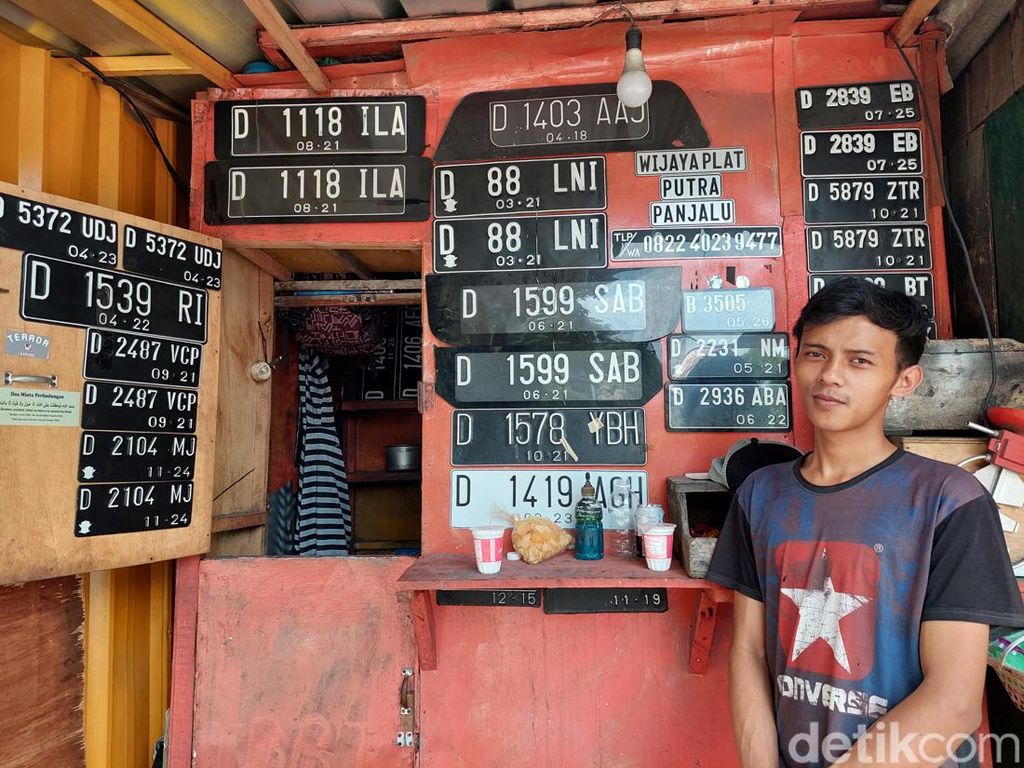 Lika-Liku Tukang Plat Nomor di Bandung, Tak Legal Tapi Digemari