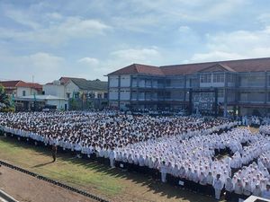 Jokowi Hadiri Puncak Hari Santri di Surabaya Besok, Ini Jadwalnya Jokowi Hadiri Puncak Hari Santri di Surabaya Besok, Ini Jadwalnya