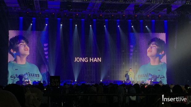 Buka Konser Jay B, Jonghan: Apa Kabar?